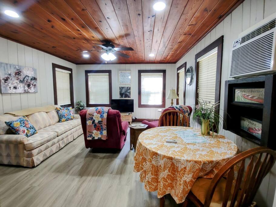 #09 - Large Lakeview One Bedroom- Pet Friendly Hot Springs Exterior photo