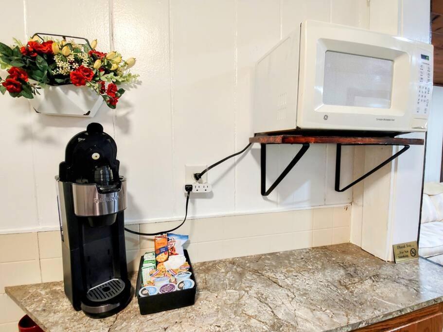 #09 - Large Lakeview One Bedroom- Pet Friendly Hot Springs Exterior photo